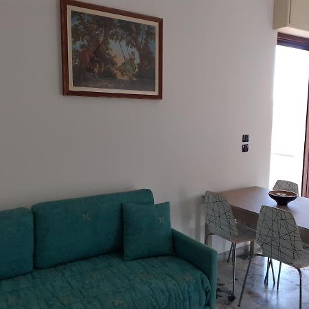 Casa Dusat In Accogliente Edificio Nel Centro Di Monforte 몬포르테달바 외부 사진