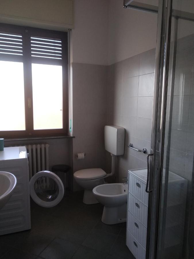 Casa Dusat In Accogliente Edificio Nel Centro Di Monforte 몬포르테달바 외부 사진